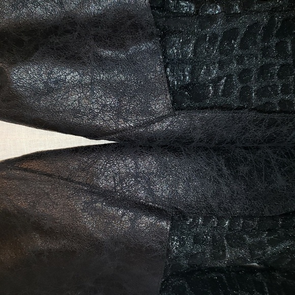 VINTAGE CHI REVERISABLE FAUX LEATHER JACKET BY Carlos Falchi - Picture 4 of 9